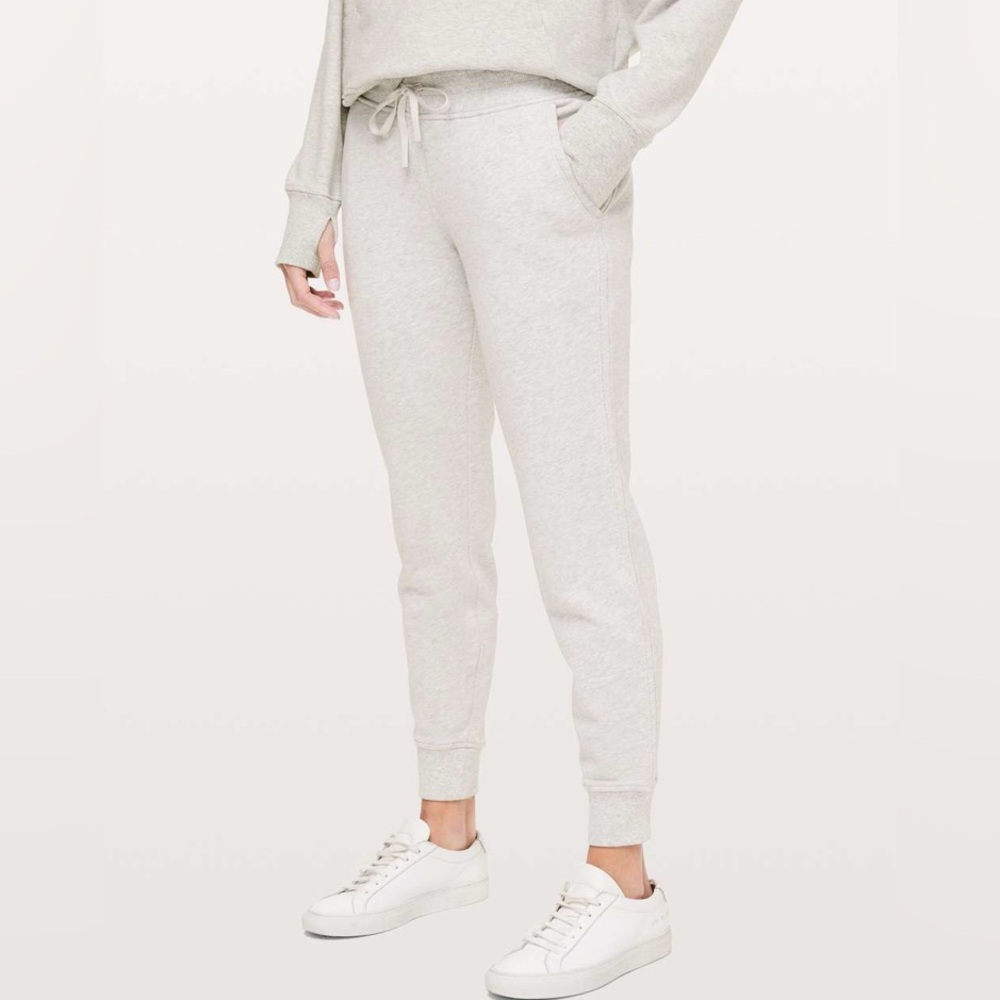Lululemon Women’s Ultra Light Heathered Grey Joggers